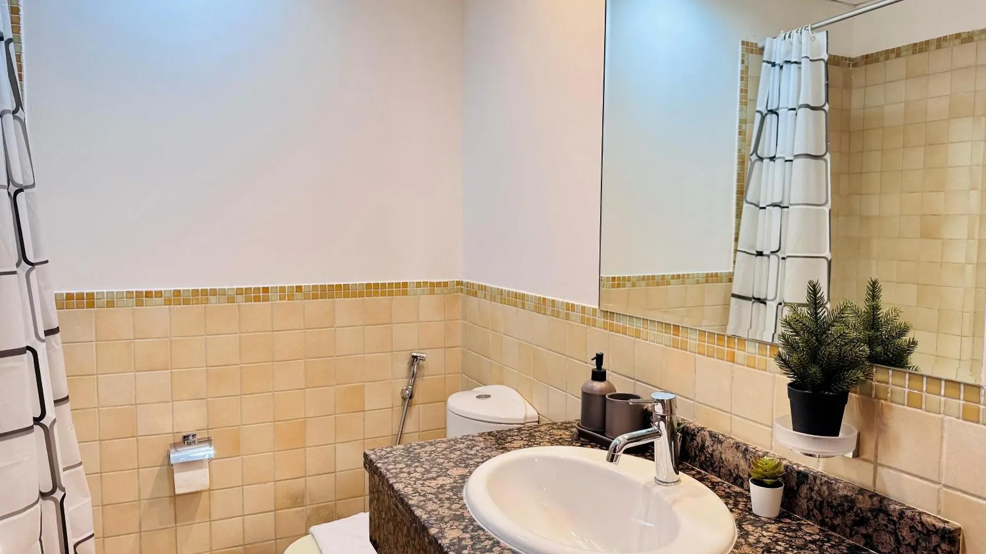 Large Modern 2Br Apt On Jbr Beach With Marina View By Sunkissed Holiday Homes Dubai