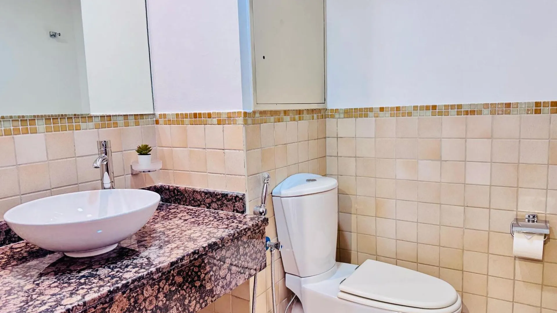 Large Modern 2Br Apt On Jbr Beach With Marina View By Sunkissed Holiday Homes Dubai Apartment