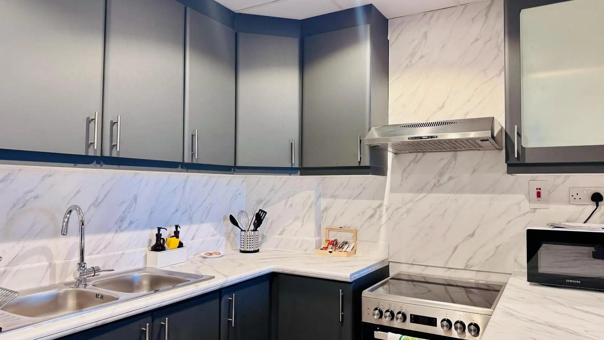 Large Modern 2Br Apt On Jbr Beach With Marina View By Sunkissed Holiday Homes Dubai Apartment